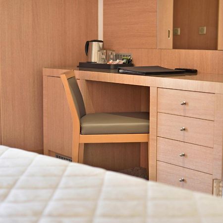 קאלבי Hotel Le Rocher מראה חיצוני תמונה