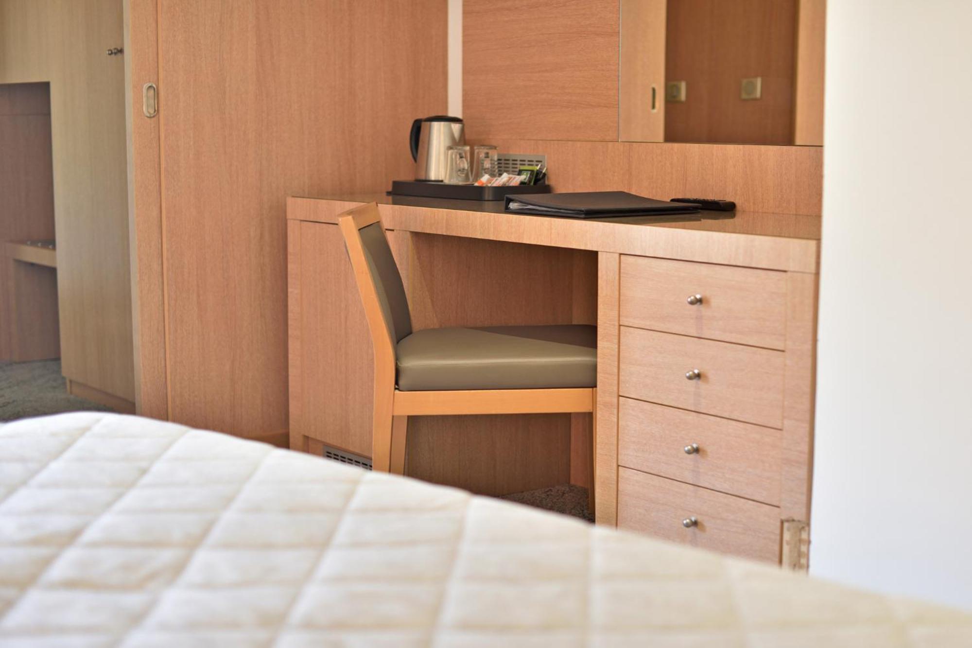 קאלבי Hotel Le Rocher מראה חיצוני תמונה