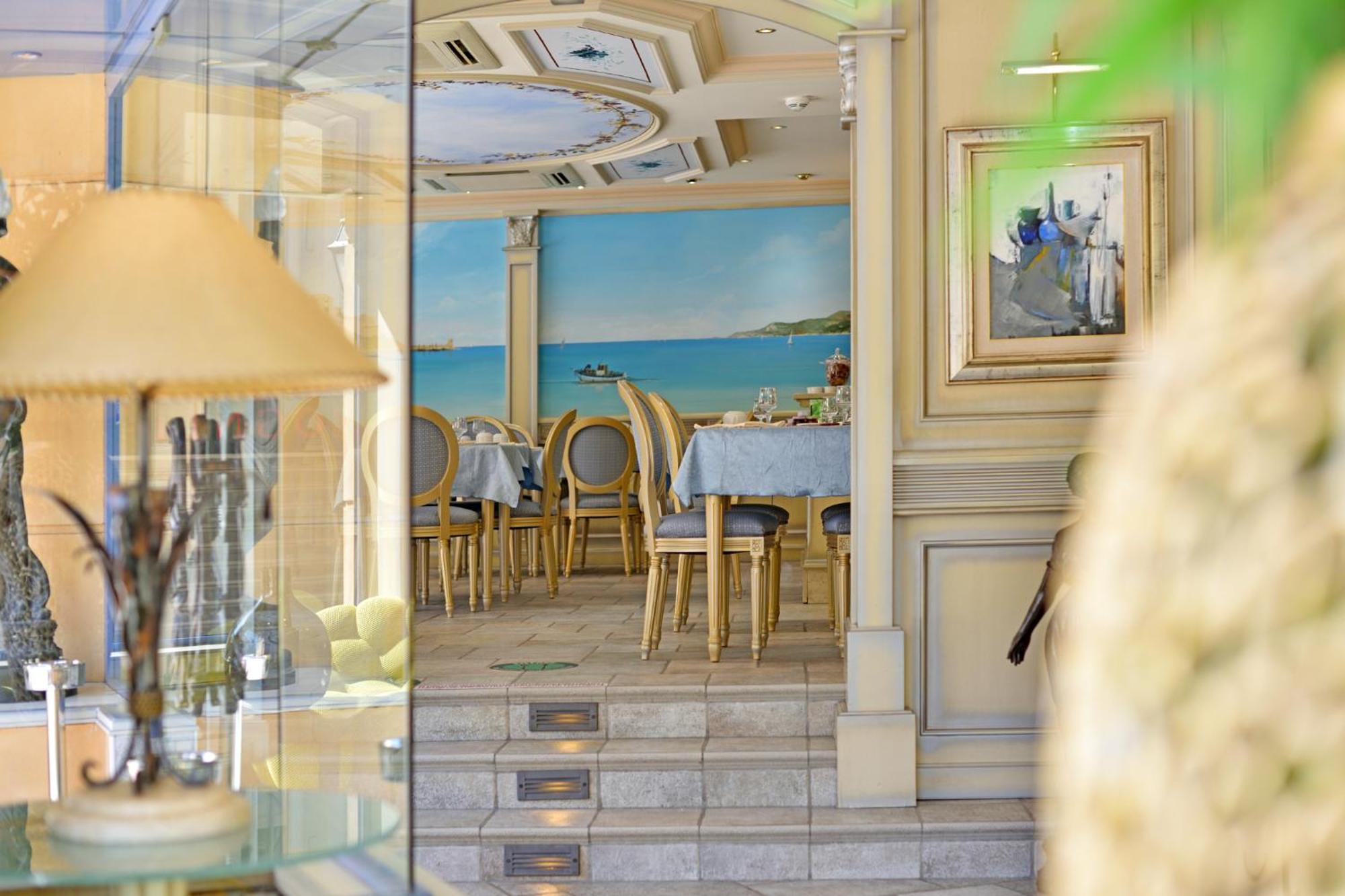 קאלבי Hotel Le Rocher מראה חיצוני תמונה