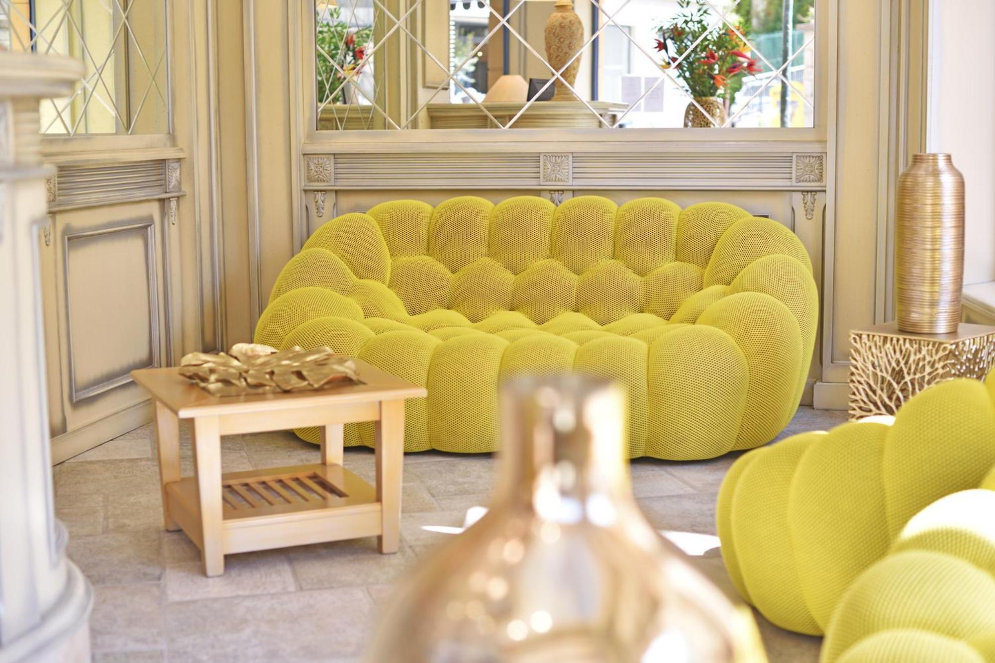 קאלבי Hotel Le Rocher מראה חיצוני תמונה