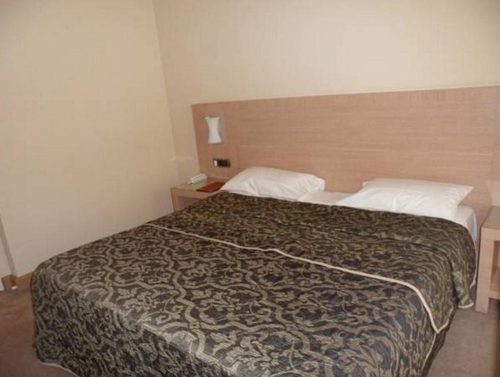 קאלבי Hotel Le Rocher חדר תמונה