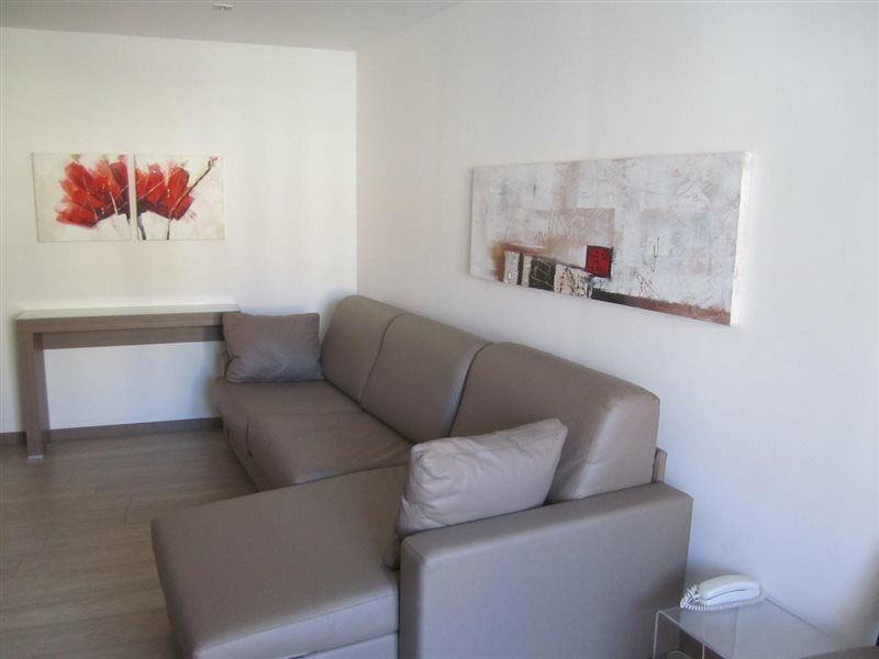 קאלבי Hotel Le Rocher מראה חיצוני תמונה
